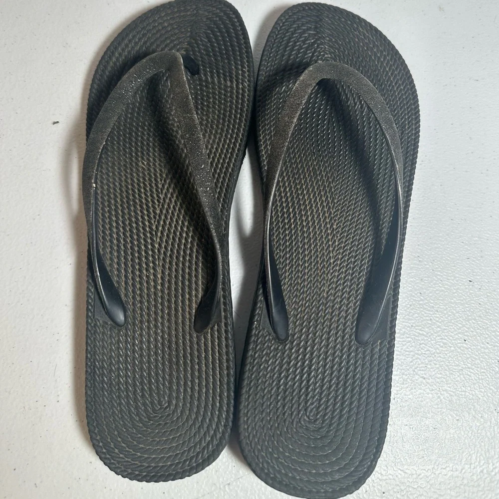 Black Flip Flops